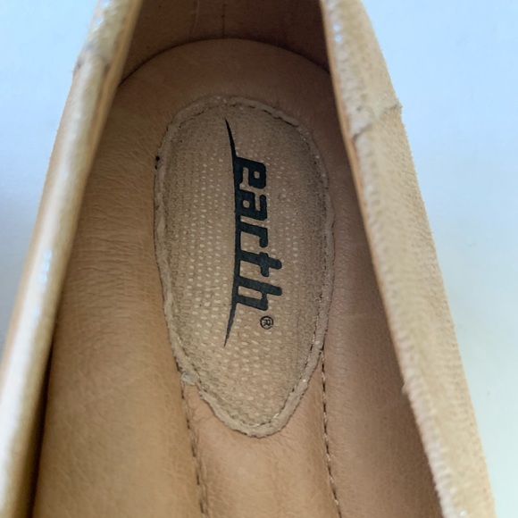 Earth Flats, Light Beige, New - Picture 4 of 6